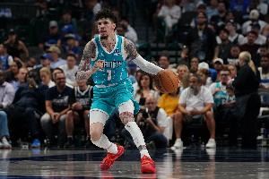 黄蜂主帅:三球面对的都是最强的对抗 他特意增加了肌肉和体重 黄蜂主帅:三球面对的都是最强的对抗 他特意增加了肌肉和体重