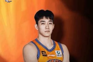 未来可期等你闪耀!祝上海男篮球员万孟霖21岁生日快乐!🎂 未来可期等你闪耀!祝上海男篮球员万孟霖21岁生日快乐!🎂