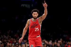 帕金斯:西蒙斯现在就像草丛里的死鸟 连经纪人都没了哪还有队要 帕金斯:西蒙斯现在就像草丛里的死鸟 连经纪人都没了哪还有队要