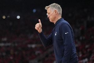 Slater:科尔不会离开勇士去其他队执教 这不是他在勇士最后一季 Slater:科尔不会离开勇士去其他队执教 这不是他在勇士最后一季