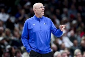 基德:球员正逐渐恢复健康 我们还有时间来决定最终的首发阵容 基德:球员正逐渐恢复健康 我们还有时间来决定最终的首发阵容