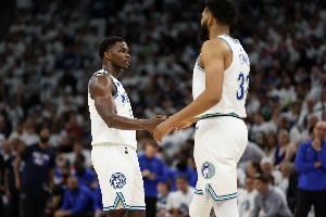 唐斯:看到华子成功我骄傲 总会路过阿迪门店就为了看他的海报 唐斯:看到华子成功我骄傲 总会路过阿迪门店就为了看他的海报