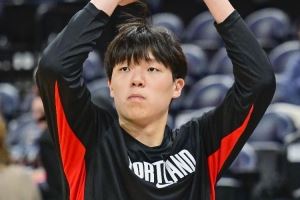 关注度高!赛后“杨瀚森哭了”词条冲上微博热搜榜第8 关注度高!赛后“杨瀚森哭了”词条冲上微博热搜榜第8