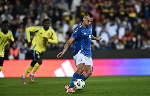 意U18主帅:卡马达回撤拿球技术稍显粗糙,但禁区内绝对是现象级 意U18主帅:卡马达回撤拿球技术稍显粗糙,但禁区内绝对是现象级