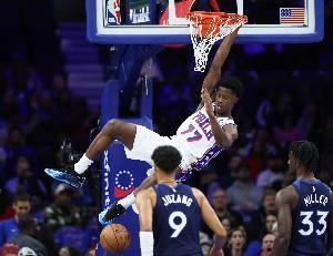 飞天遁地!探花埃奇库姆表现亮眼18中10砍26分 5抢断多次反击打进 飞天遁地!探花埃奇库姆表现亮眼18中10砍26分 5抢断多次反击打进