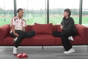 范迪克:维尔茨?外界太过关注他并不好 新援们的实力都毋庸置疑 范迪克:维尔茨?外界太过关注他并不好 新援们的实力都毋庸置疑