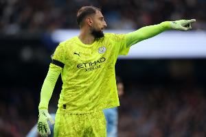 曼晚:多纳鲁马展现哈兰德特质,助力曼城稳固防线 曼晚:多纳鲁马展现哈兰德特质,助力曼城稳固防线