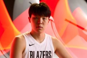 杨瀚森:夏普、卡马拉都是我的好兄弟 为他们拿到大合同感到开心 杨瀚森:夏普、卡马拉都是我的好兄弟 为他们拿到大合同感到开心