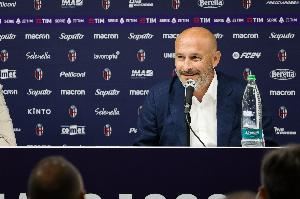 官方:博洛尼亚主帅伊达利诺因细菌性肺炎住院,预计住院5天 官方:博洛尼亚主帅伊达利诺因细菌性肺炎住院,预计住院5天