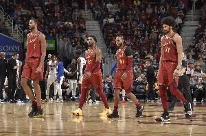 骑士目前是联盟中唯一超过第二土豪线的球队 奢侈税账单达1.63亿 骑士目前是联盟中唯一超过第二土豪线的球队 奢侈税账单达1.63亿