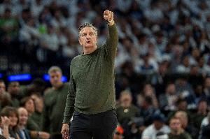 兰德尔:芬奇充分信任我 他总能让我的能力发挥到极致 兰德尔:芬奇充分信任我 他总能让我的能力发挥到极致