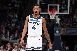 芬奇谈迪林厄姆未上场:现在还早 我会在排兵布阵上留出自由度 芬奇谈迪林厄姆未上场:现在还早 我会在排兵布阵上留出自由度