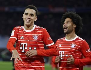 图片报:穆西亚拉4个月来首次回训练场,格纳布里有望战门兴复出 图片报:穆西亚拉4个月来首次回训练场,格纳布里有望战门兴复出