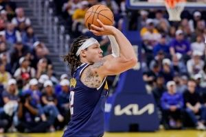 戈登谈三分球提高:休赛期大量训练 加快出手速度&选择合理出手 戈登谈三分球提高:休赛期大量训练 加快出手速度&选择合理出手