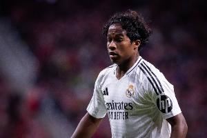 恩德里克父亲:我知道你每天都专注足球,你的未来一片光明 恩德里克父亲:我知道你每天都专注足球,你的未来一片光明