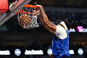 浓眉:进攻打得比上一场要好 一点都不担心两连败&最大问题是防守 浓眉:进攻打得比上一场要好 一点都不担心两连败&最大问题是防守