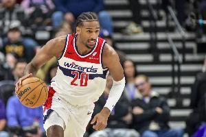 奇才主教练:面对内线球队独行侠 萨尔成为了我们的防守支柱 奇才主教练:面对内线球队独行侠 萨尔成为了我们的防守支柱