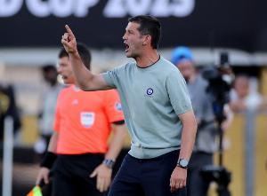 齐沃:不该浪费精力和对方教练争吵,我们因此失去了清醒和冷静 齐沃:不该浪费精力和对方教练争吵,我们因此失去了清醒和冷静