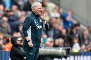 莫耶斯:定位球防守让我们功亏一篑,进球被吹是正确判罚 莫耶斯:定位球防守让我们功亏一篑,进球被吹是正确判罚