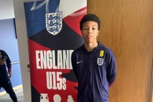 英媒:蒂亚戈-席尔瓦之子伊戈首次获得英格兰U15训练营征召 英媒:蒂亚戈-席尔瓦之子伊戈首次获得英格兰U15训练营征召