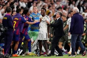 马卡报:皇马内部理解维尼修斯的愤怒,但认为第三队长应以身作则 马卡报:皇马内部理解维尼修斯的愤怒,但认为第三队长应以身作则