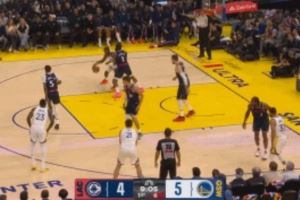 厉害了!库明加背身单打哈登 灵巧上下步打进还造成犯规 厉害了!库明加背身单打哈登 灵巧上下步打进还造成犯规