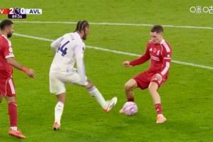 😕维尔茨顶在中锋17分钟,4触球2丢球权1次离谱长传1次穿裆被过 😕维尔茨顶在中锋17分钟,4触球2丢球权1次离谱长传1次穿裆被过