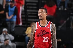 泰伦·卢：哈登祖巴茨球权多 这对科林斯有些难&但他没做错什么