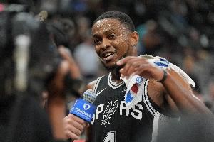 经典团队胜利！文班不在马刺继续多点开花 全队7人上双！